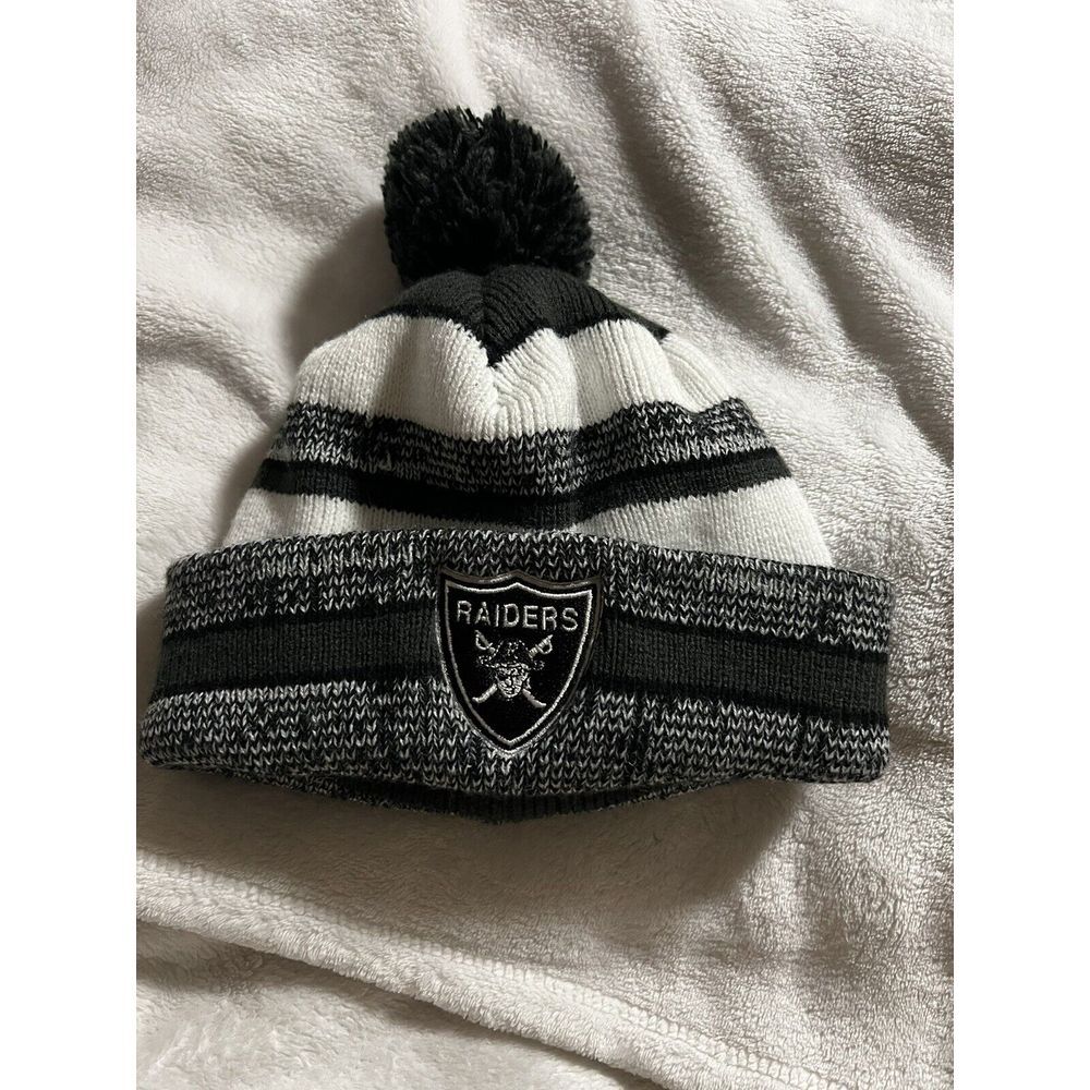 Las Vegas Oakland Raiders‎ NFL Beanie Black Puff Ball Adult Size